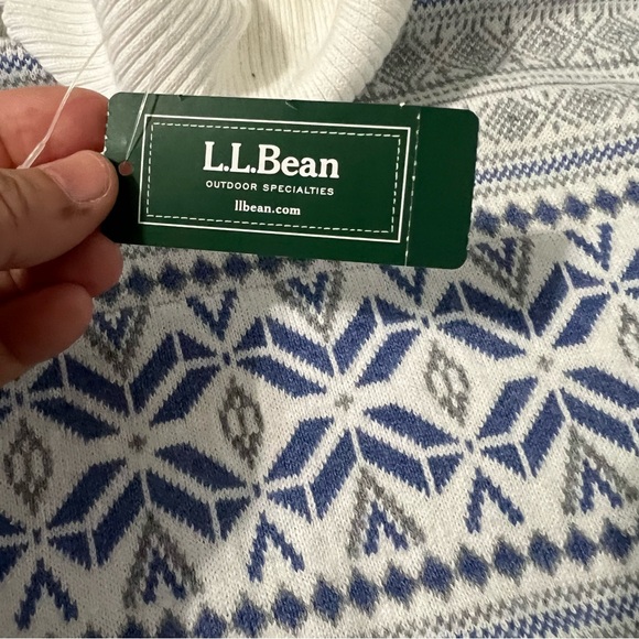 NWT L.L. Bean White and Blue Patterned Turtleneck Sweater women’s size s - Picture 3 of 6